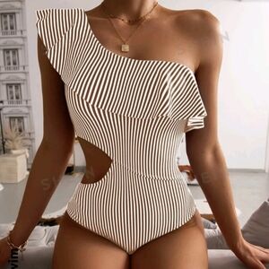Shein, Medium, swimsuit, ruffles